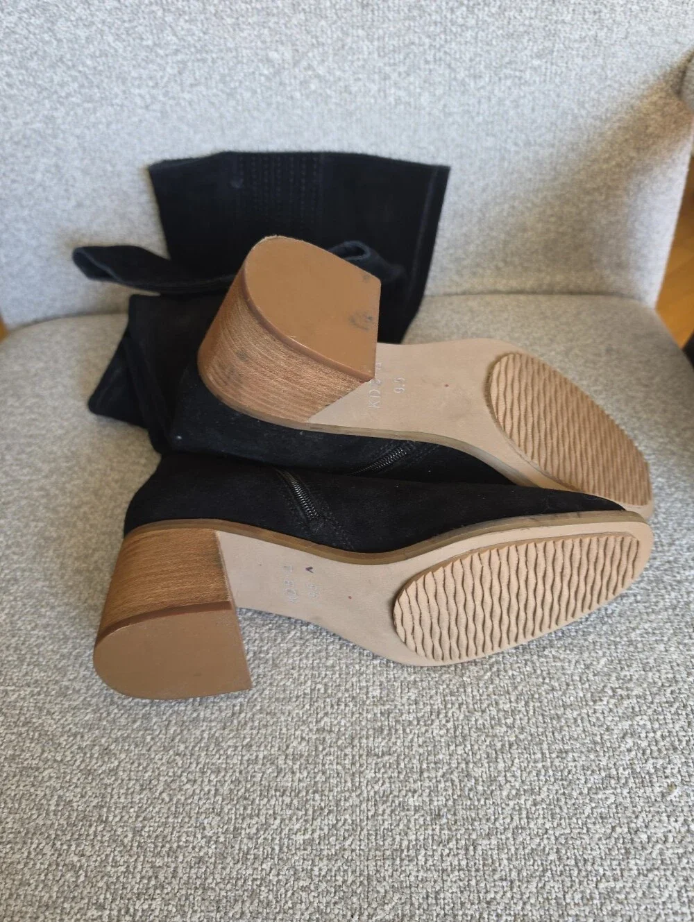 Kelsi Dagger block heel